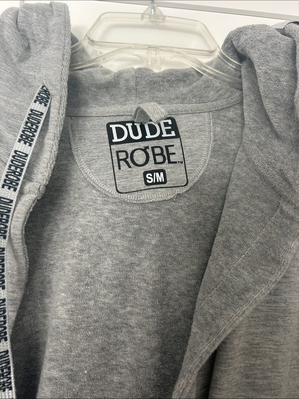 Men's Grey Hooded Robe - Picture 3 of 9